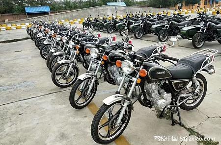 郑州学摩托车驾校
